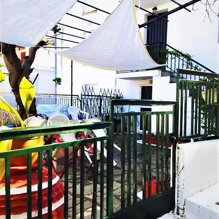 Maria's Traditional House Hébergement de vacances Tríkeri